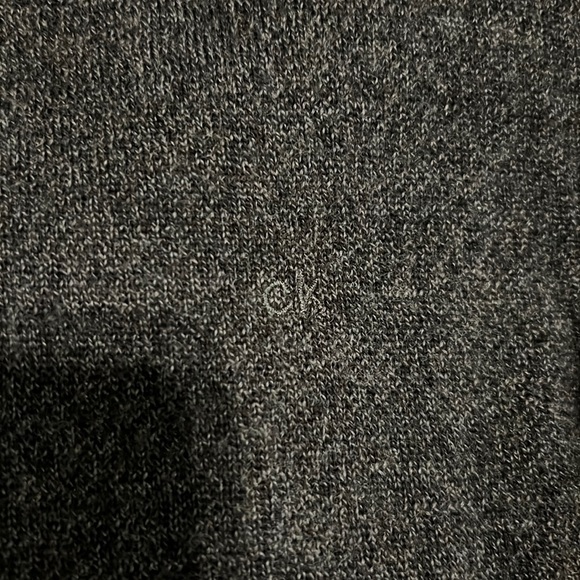 Mens Calvin Klein V-Neck - Picture 3 of 3